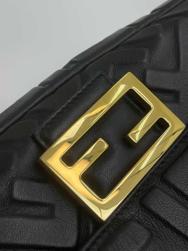 【95成新】FENDI Baguette 法棍包 中號 