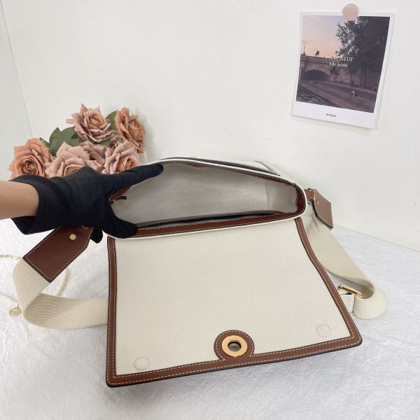 【12期0利率】BURBERRY HORSEFERRY 印花帆布斜背包【95成新】 