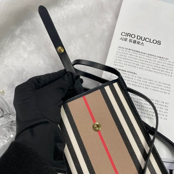 【全新閒置品】【12期0利率】BURBERRY 經典條紋皮革手機包 