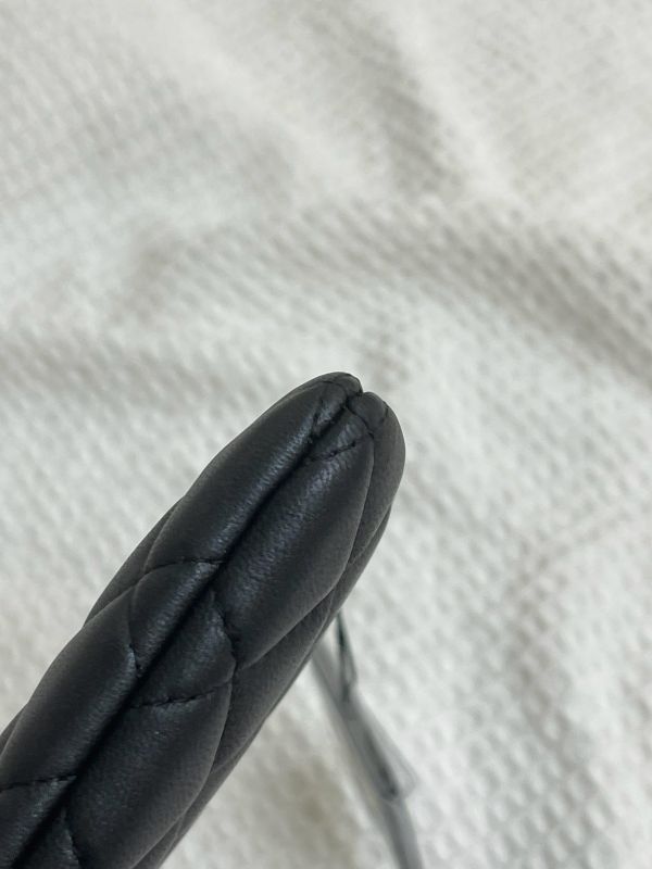 【未使用閒置品】CHANEL 菱格紋拉鍊手拿包 