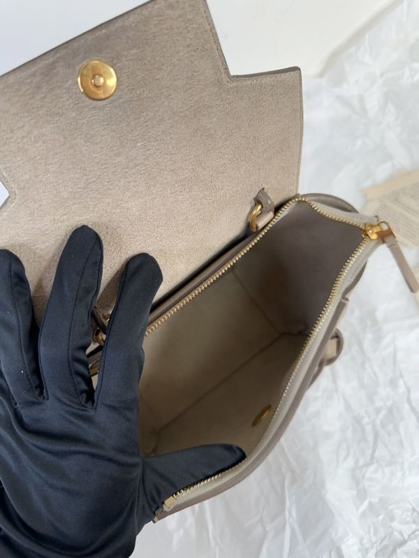 【12期0利率】CELINE 小牛皮BLET手袋鯰魚包NANO【95成新】 