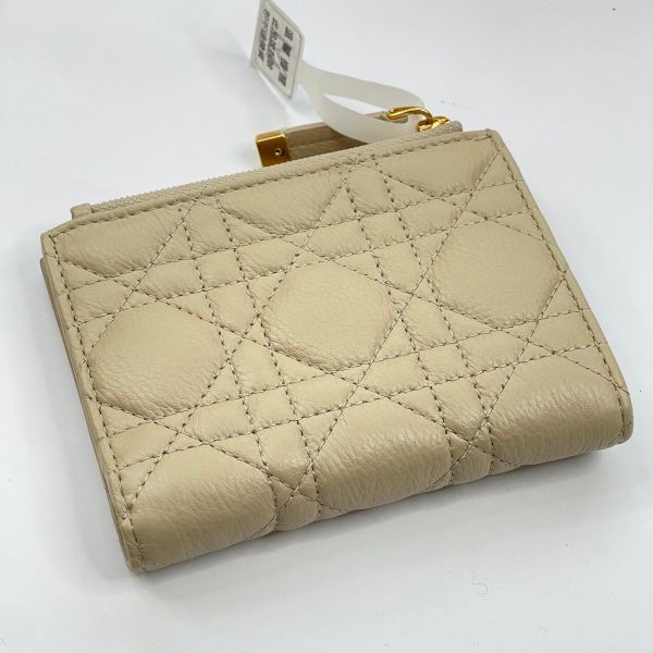【12 期 0 利率】DIOR CARO DAHLIA銀包【24年7月台灣購證】【99成】 