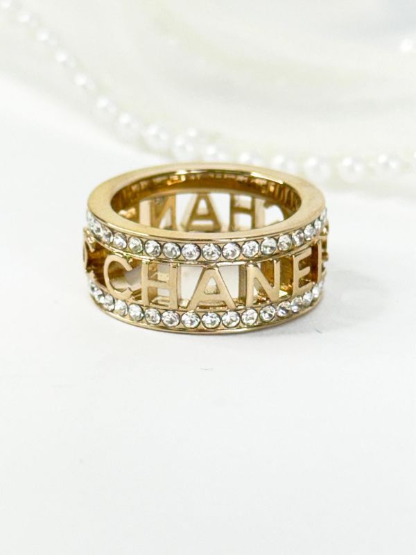 【全新品】CHANEL 20B 鑲鑽鏤空字母戒指 