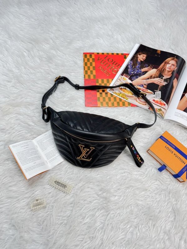 【分期0利率】LV NEW WAVE胸包【95成新】 