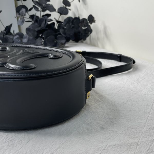 【分期0利率】CELINE CUIR TRIOMPHE OVAL 皮革大月餅包【9成新】 