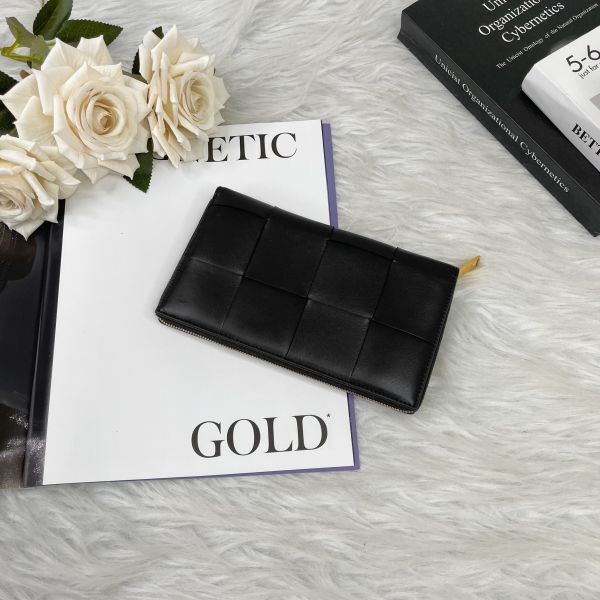 【全新閒置】【12期0利率】BV Cassette Zip Around Wallet 2*4拉鍊長夾小牛皮 