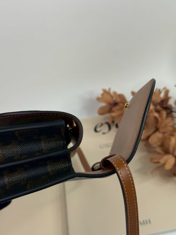 【分期0利率】CELINE TRIOMPHE凱旋門 STRAP WOC【99成新】 