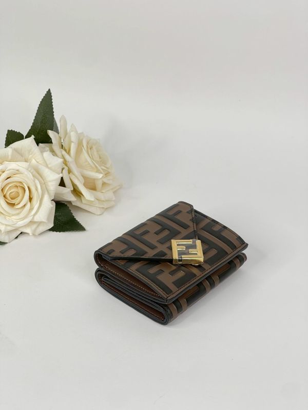 【未使用閒置品】FENDI FF Diamonds 雙層三折短夾 