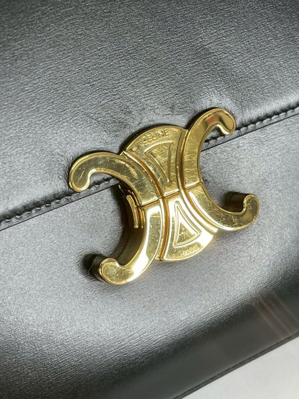 【分期0利率】CELINE TRIOMPHE  BOX 肩背包【9成新】 