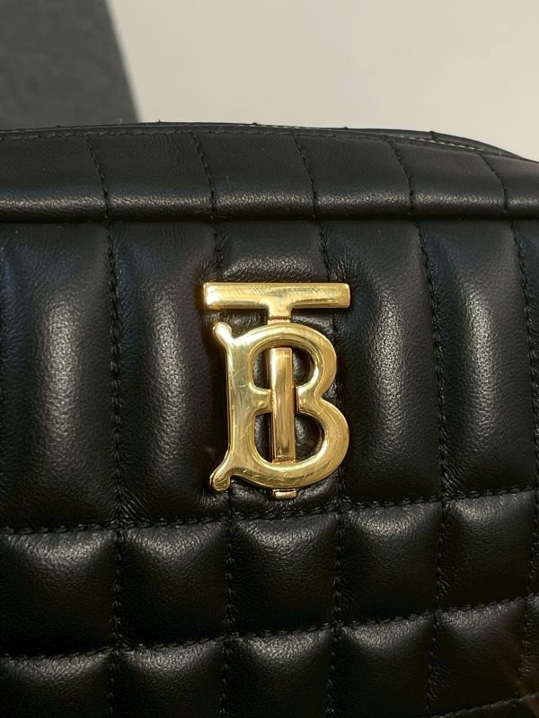 【分期0利率】BURBERRY Lola 羊皮縫線迷你斜背相機包【95成新】 