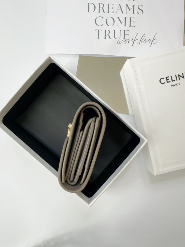 【12期0利率】CELINE 亮面牛皮革TRIOMPHE三折短夾 【9成新】 