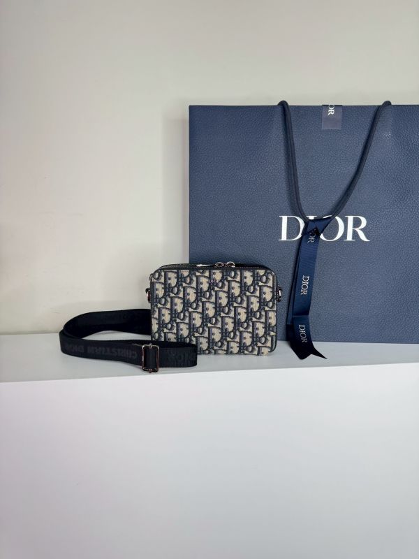 【分期0利率】DIOR   拉鍊手拿包附肩背袋 【95成新】 