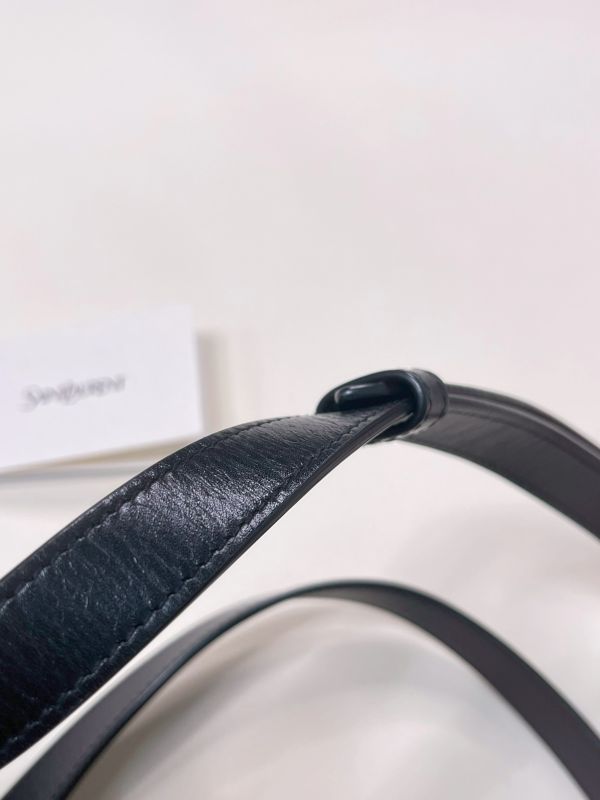 【分期0利率】YSL 直式翻蓋手機包 【95成新】 