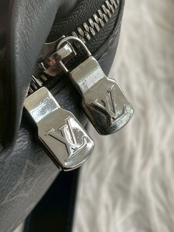 【分期0利率】LV 皮革背帶黑老花腰包【9成新】 