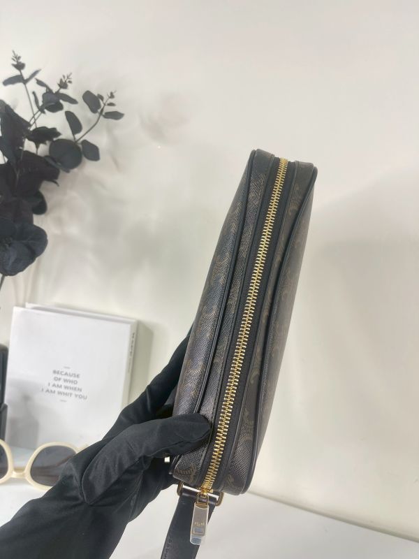 【99成新】CELINE Horizontal 相機包 