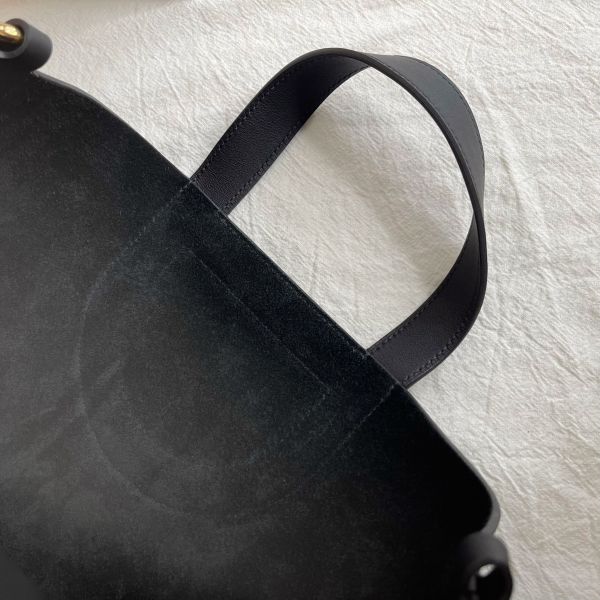 【12期0利率】HERMES IN THE LOOP 豬鼻子菜籃【23年6月韓國購證】【99成新】 