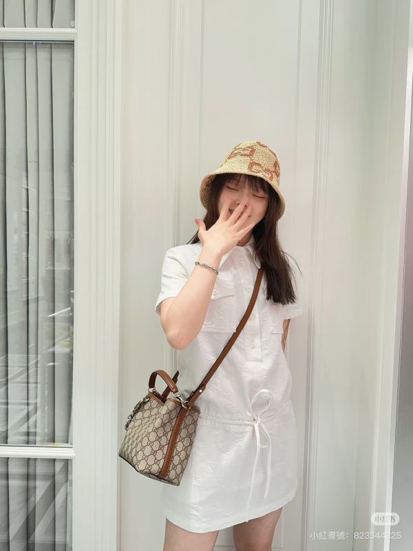 【分期0利率】GUCCI GG Emblem系列小號水桶包 【99成新】 