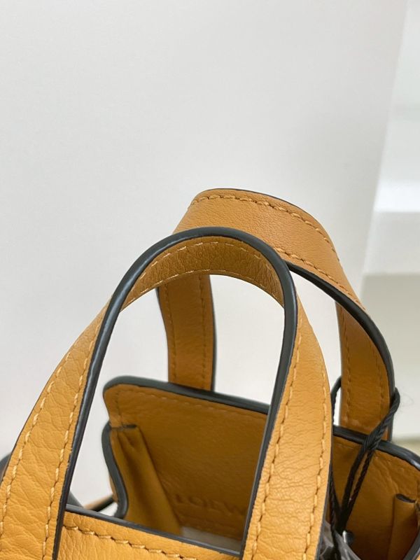 【95成新】LOEWE Mini Hammock 小牛皮 