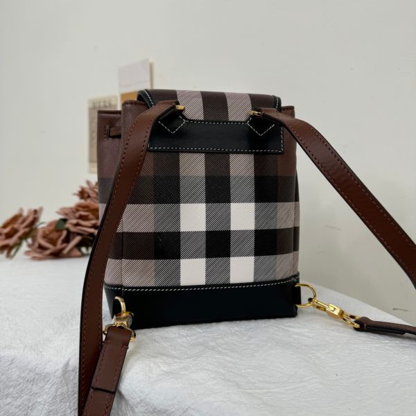 【12期0利率】【全新品】BURBERRY 經典格紋PVC後背包【現金價33500】 