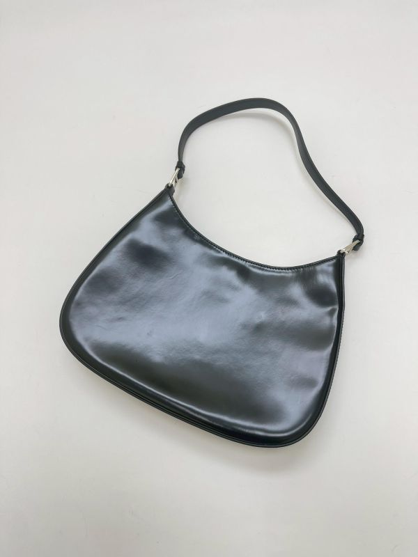 【9成新】PRADA CLEO 亮澤腋下包 