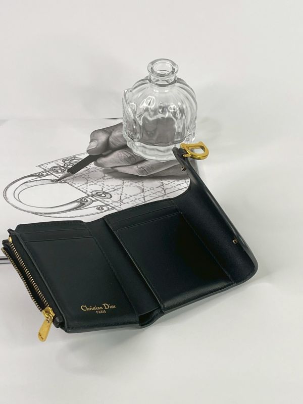 【分期0利率】DIOR Saddle Lotus 三折短夾【85成新】 