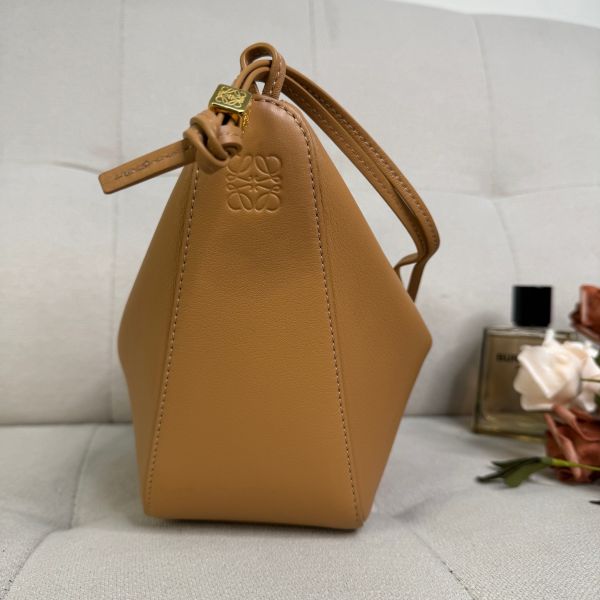 【99成新】【12期0利率】LOEWE Mini Hammock Hobo bag in classic calfskin 