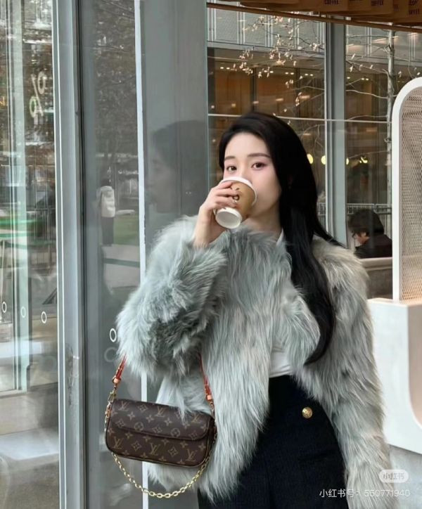 【99成新】LV  Wallet on Chain Ivy 