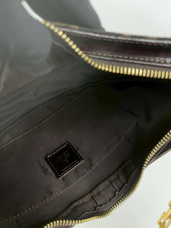 【9成新】FENDI ZUCCA 半月包 