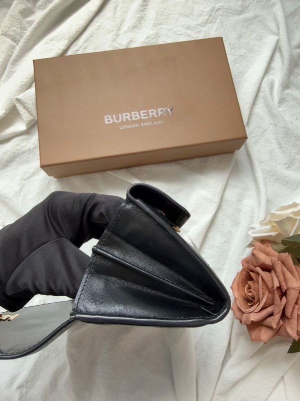 【分期0利率】BURBERRY TB 绗縫格紋翻蓋扣式長夾【9成新】 