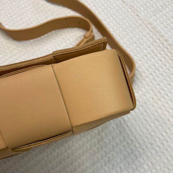 【9.5成新】【12期0利率】BV Cassette578004 5*3格 奶茶色Almond 