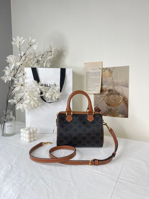 【分期0利率】CELINE 新款凱旋門老花SPEEDY小號【95成新】 