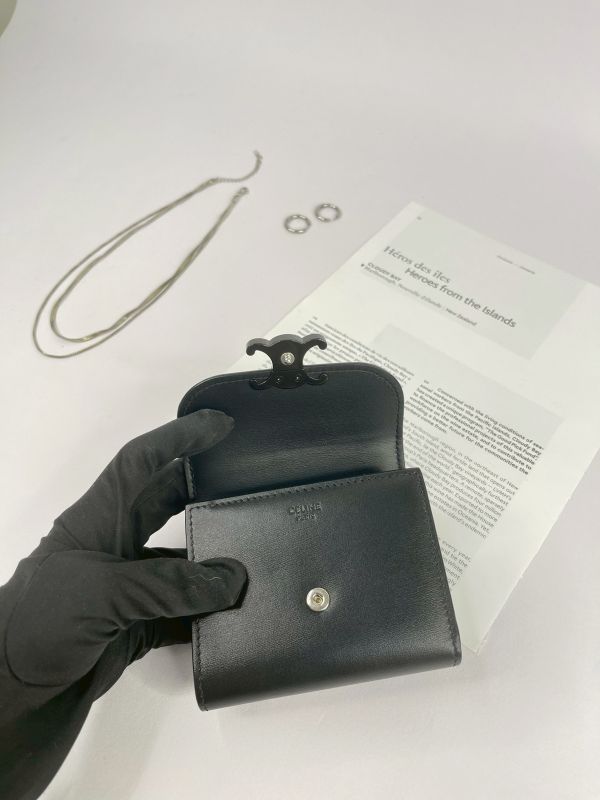 【分期0利率】CELINE 亮面牛皮革TRIOMPHE三折短夾 【95成新】 