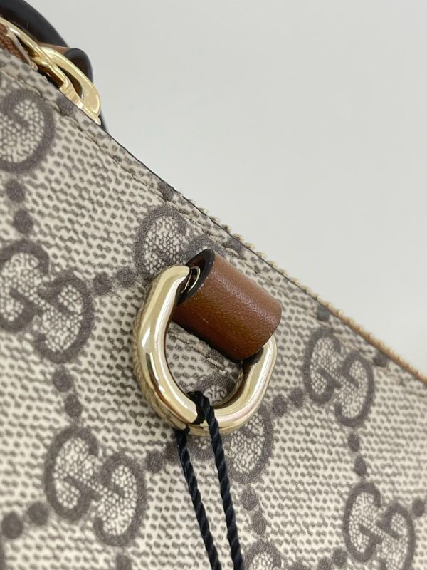 【95成新】GUCCI GG EMBLEM 小型肩背包 