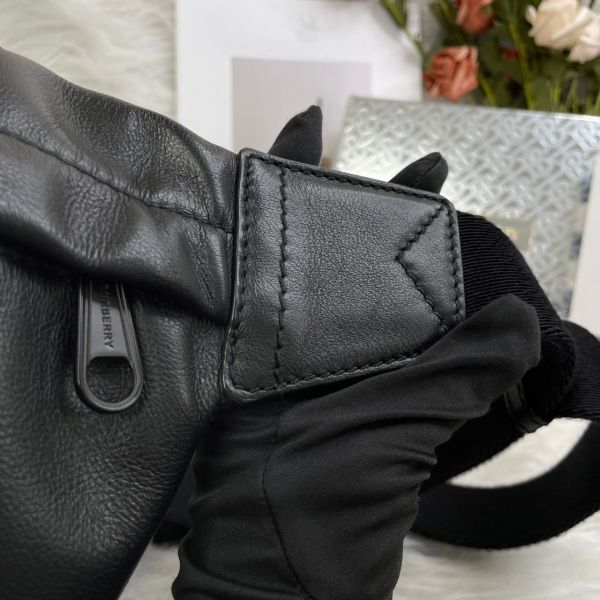 【12期0利率】BURBERRY 皮革字母壓印腰包【95成新】 