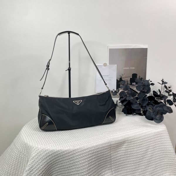 【9成新】【12期0利率】PRADA 尼龍腋下包 