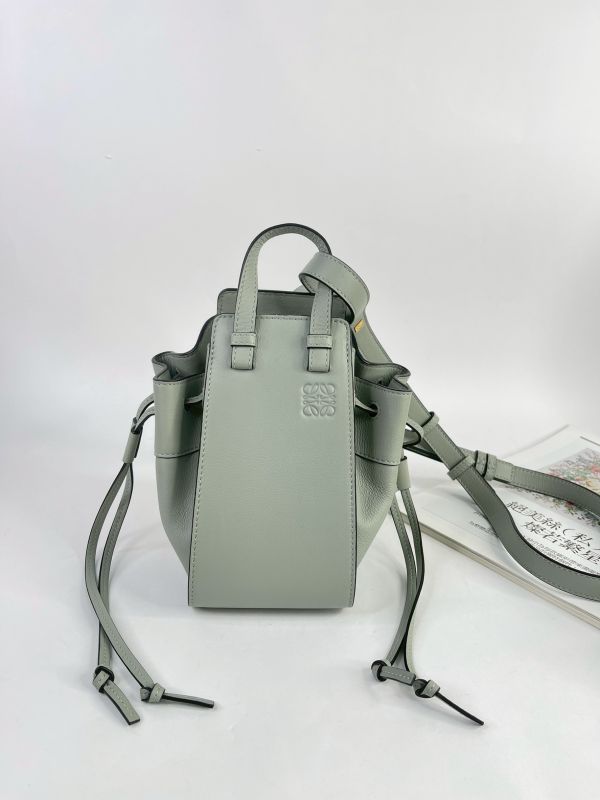 【95成新】LOEWE Mini Hammock 小牛皮 