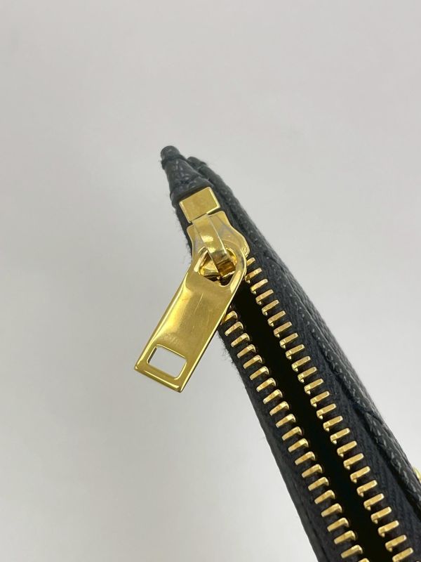 【99成新】YSL 粒面壓紋牛皮拉鍊卡片零錢包 