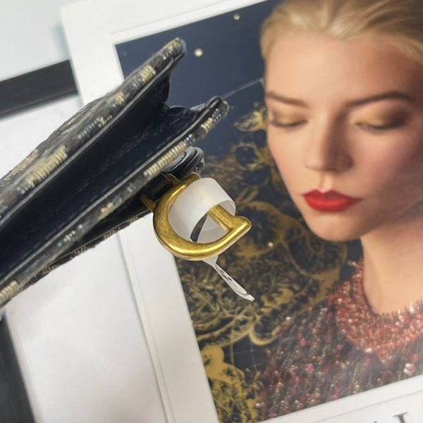 【12期0利率】DIOR SADDLE BLOOM 卡夾【23年1月台灣購證】【9成新】 