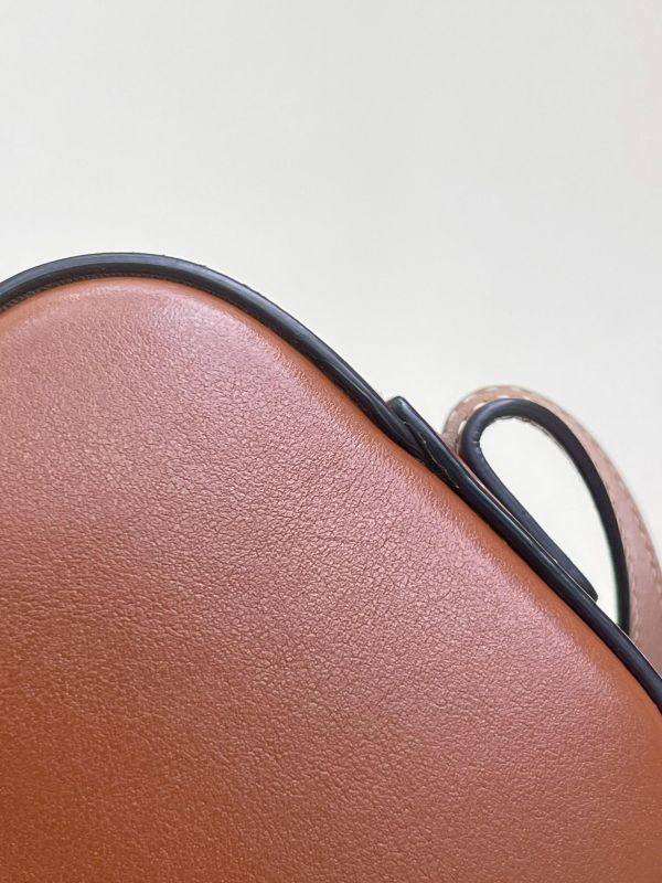 【95成新】CELINE 光滑小牛皮迷你相機包 