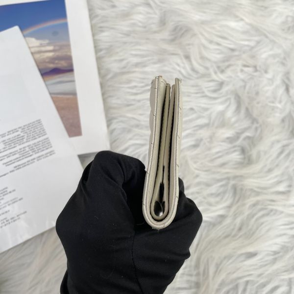 【12期0利率】YSL MONOGRAM粒面壓紋皮革兩摺錢包 【9成新】 