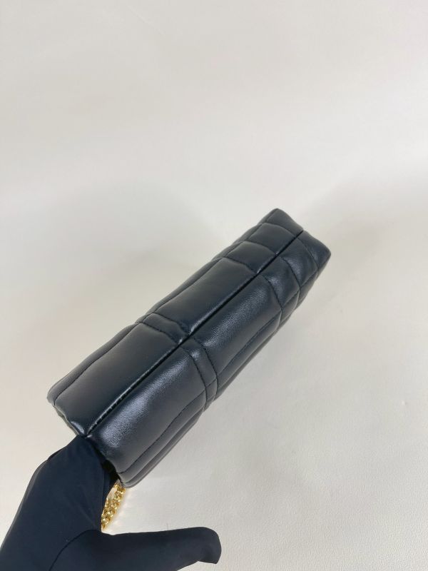 【分期0利率】BURBERRY  LOLA  TB  MICRO 水桶包【95成新】 