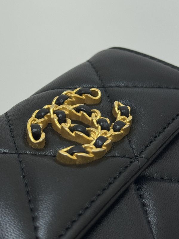 【9成新】CHANEL 19口蓋卡包 