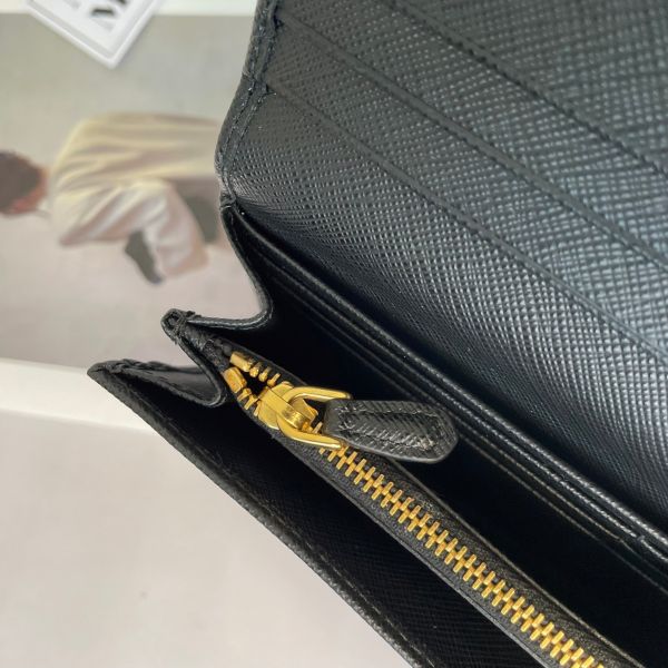 【全新閒置品】【12期0利率】PRADA 拉鍊皮夾 雙折長皮夾 