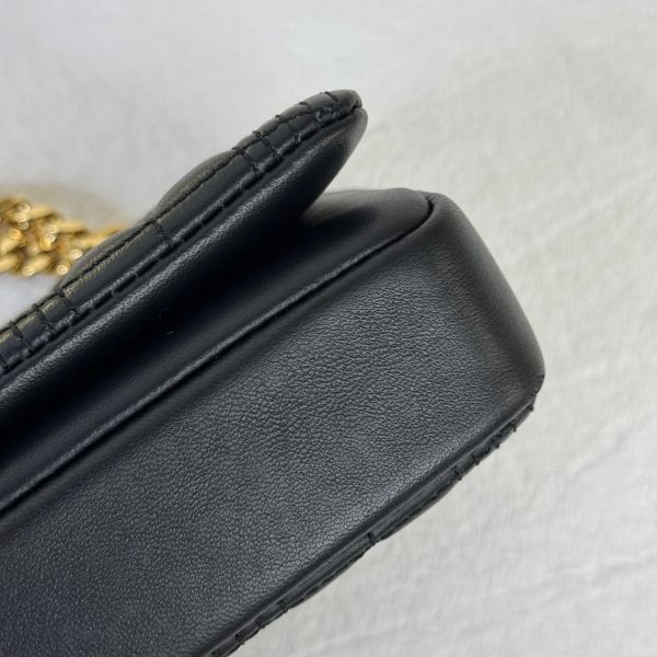 【12期0利率】BURBERRY LOLA 小羊皮迷你翻蓋包【95成新】 