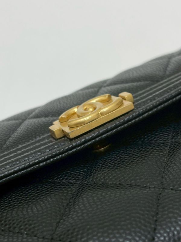 【95成新】CHANEL BOY 荔枝皮信封扣式長夾 
