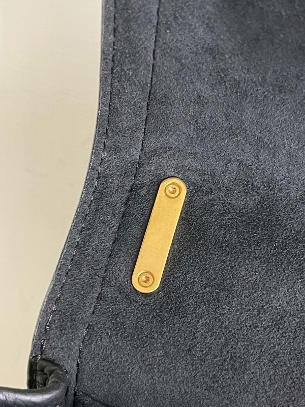 【99成新】LV LOCKME CHAIN 小號斜背包 