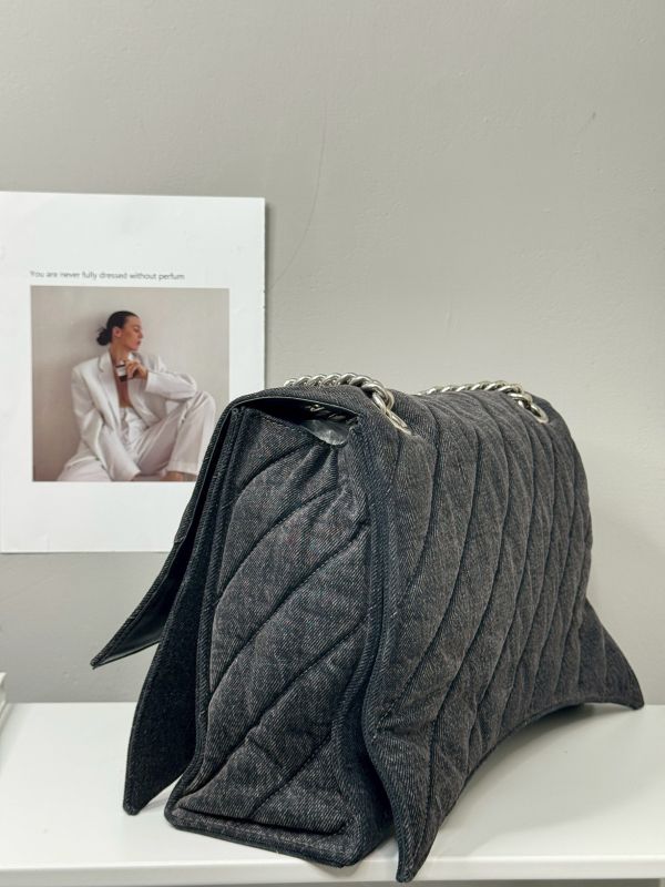 【分期0利率】BALENCIAGA CRUSH 绗縫牛仔沙漏包 中號【99成新】 