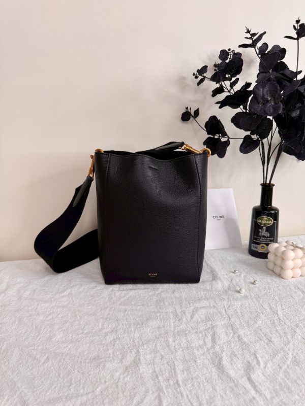 【分期0利率】CELINE Sangle Bucket 牛皮水桶包【95成新】 