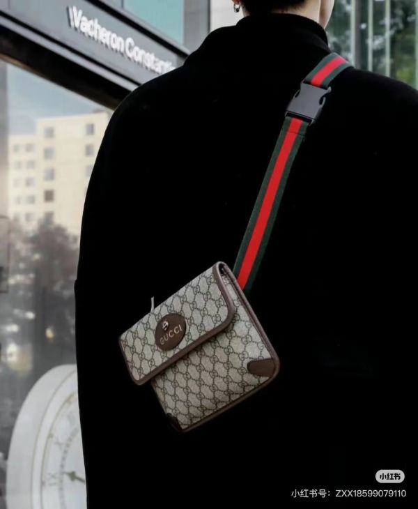 【直播加購只要1元】GUCCI Supreme虎頭胸包 【內裡泛黃】 