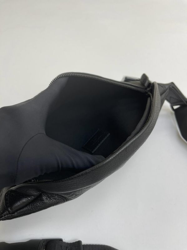 【95成新】LV Discovery PM 腰包 